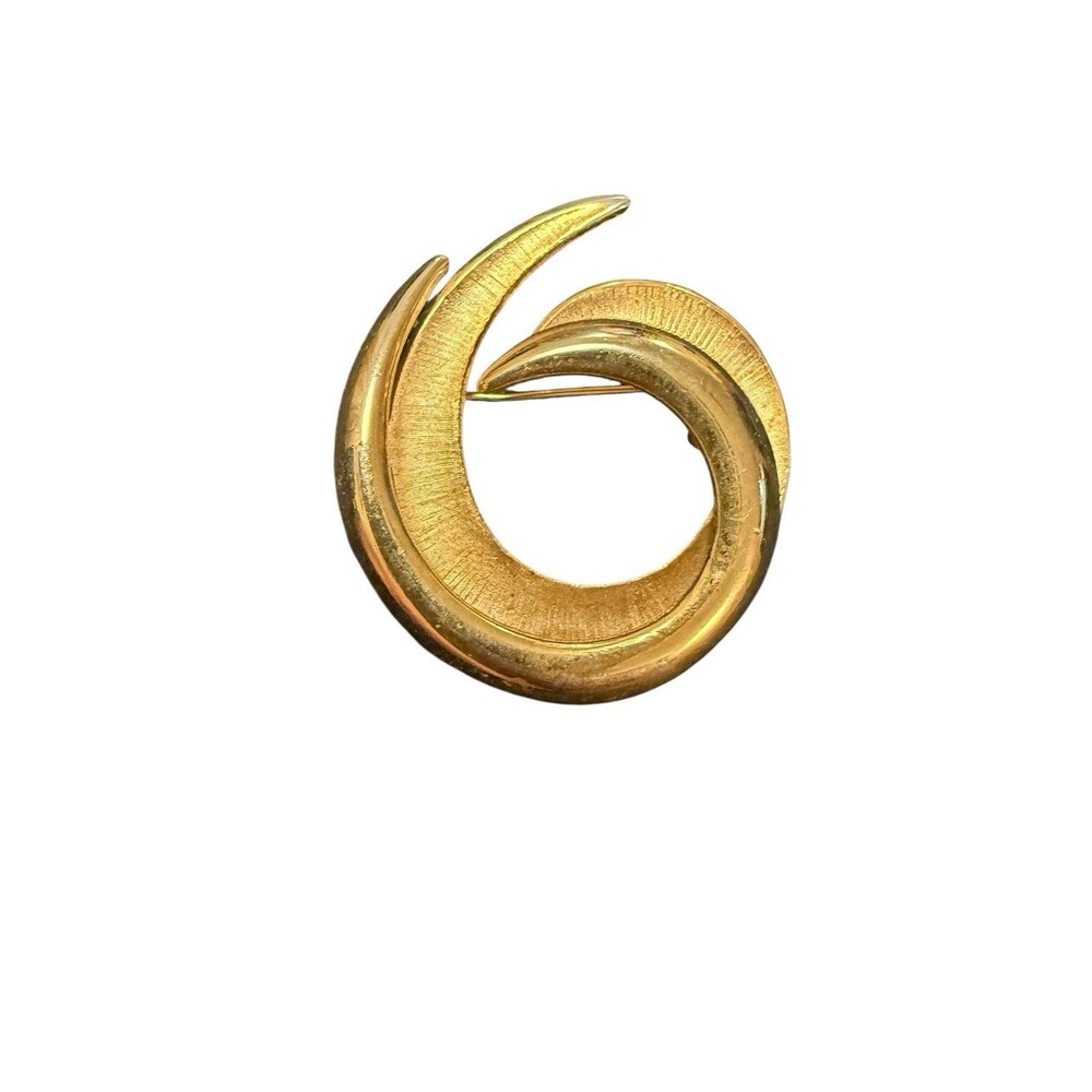 Vintage Crown Trifari Brooch Brushed Gold Tone Swirl Signed 1955-1969
